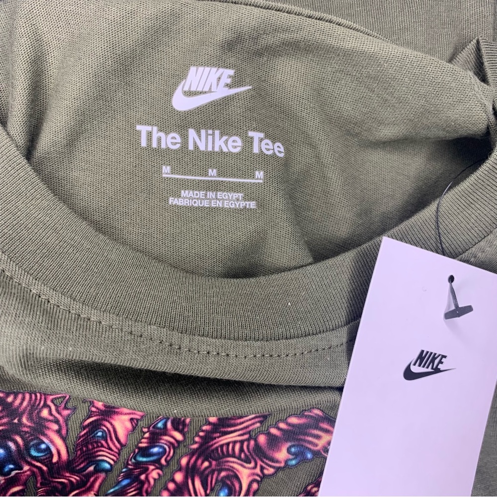 Nike Tee - Picture 3 of 5